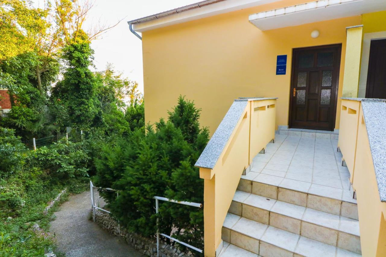 Apartments Ines バスカ エクステリア 写真