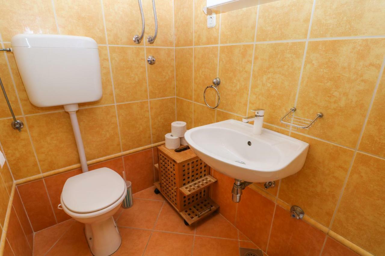 Apartments Ines バスカ エクステリア 写真