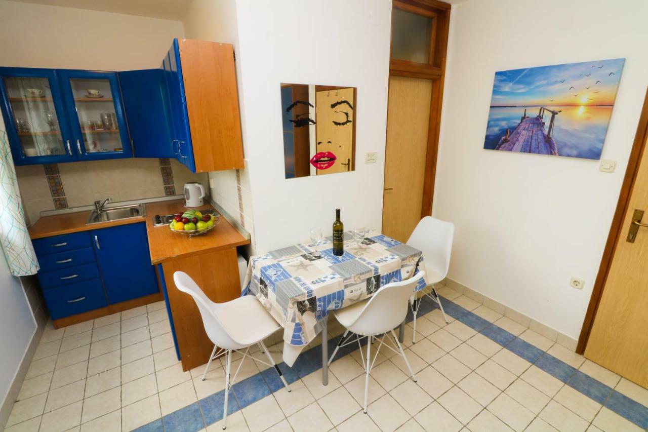 Apartments Ines バスカ エクステリア 写真
